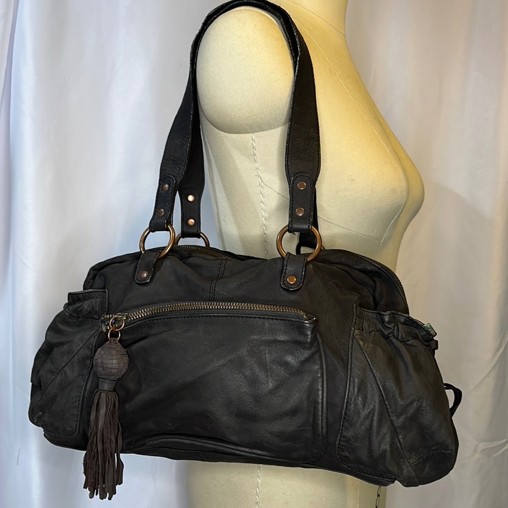 Matte black leather Gap 1969 handbag with side pockets & tassel zip pull